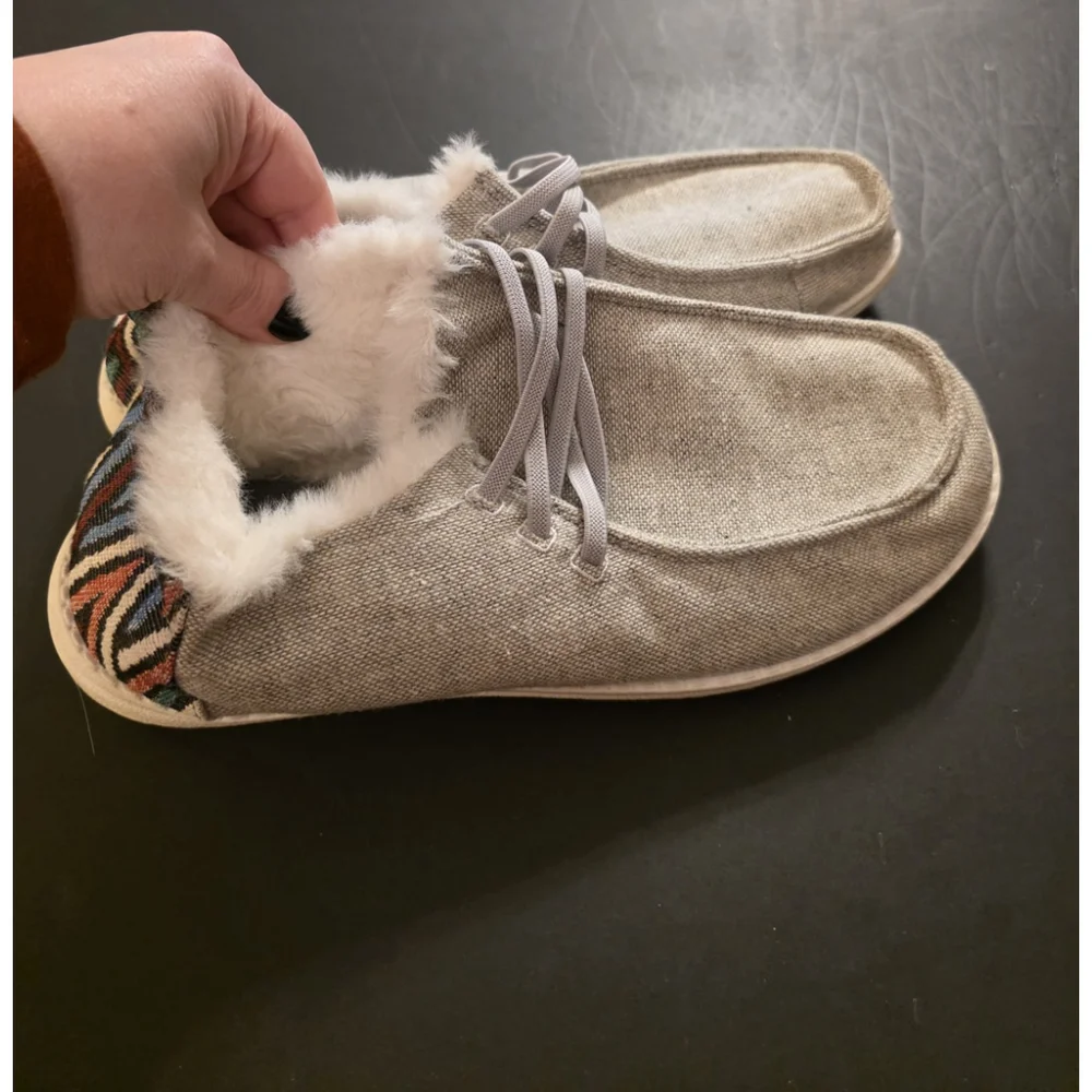 Tommy Bahama Faux Fur Lining Slip On Sneaker Womens Size 10 Memory Foam